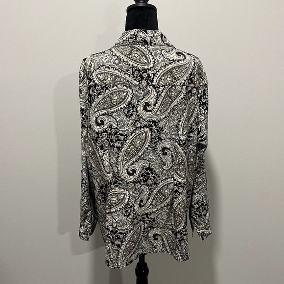 Studio Works Woman Long sleeve, Button down, multi color, Blouse,Size 1X - Picture 2 of 5